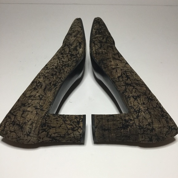 Stuart Weitzman Elegant Women's Black and Brown Heels Size 7 - Picture 5 of 7